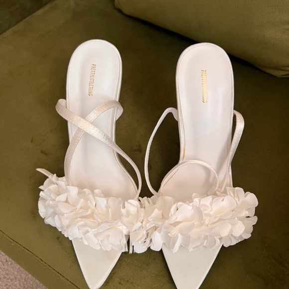PrettyLittleThing White Floral Heels - Picture 1 of 4